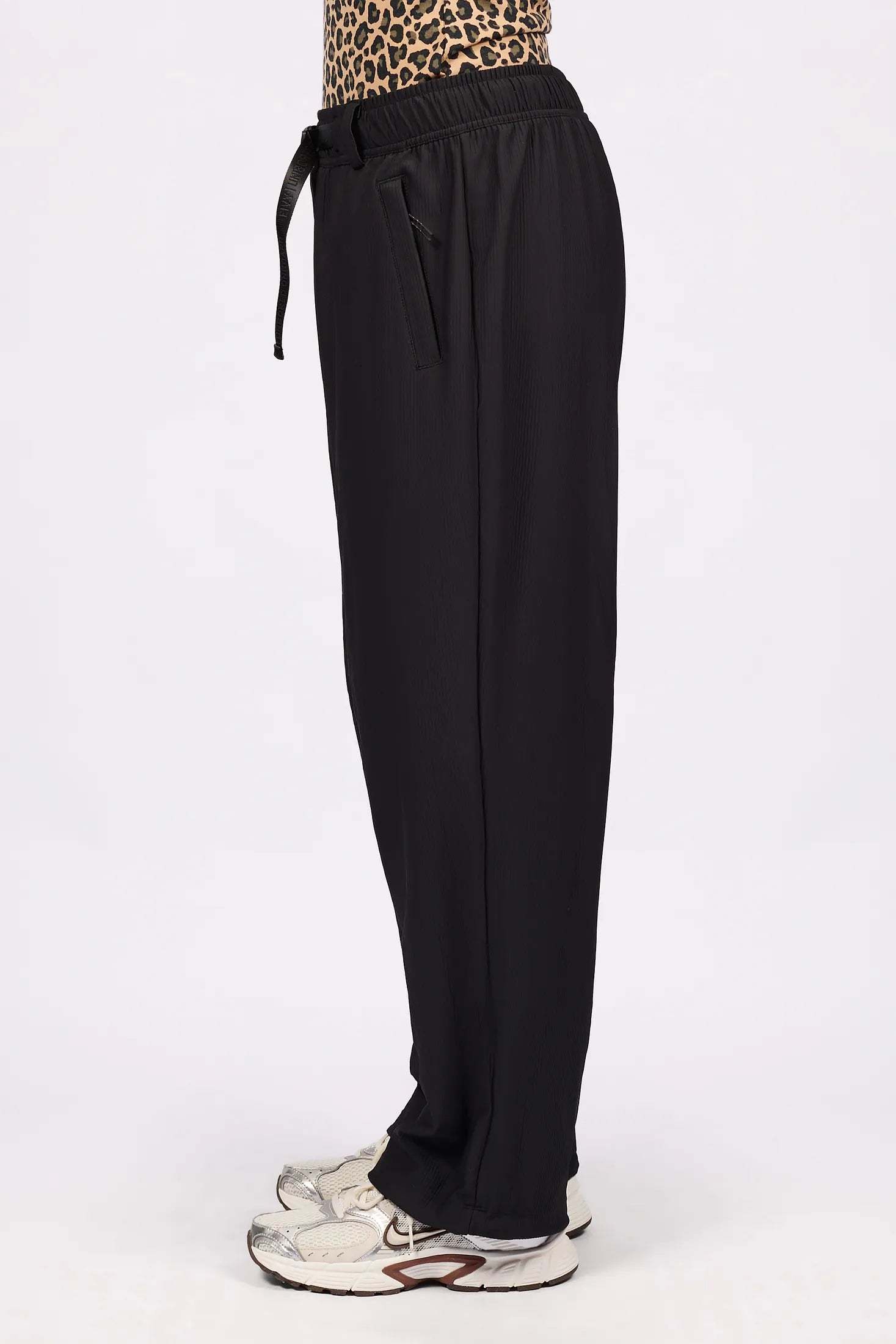 Versa Travel Rib Pants - Black