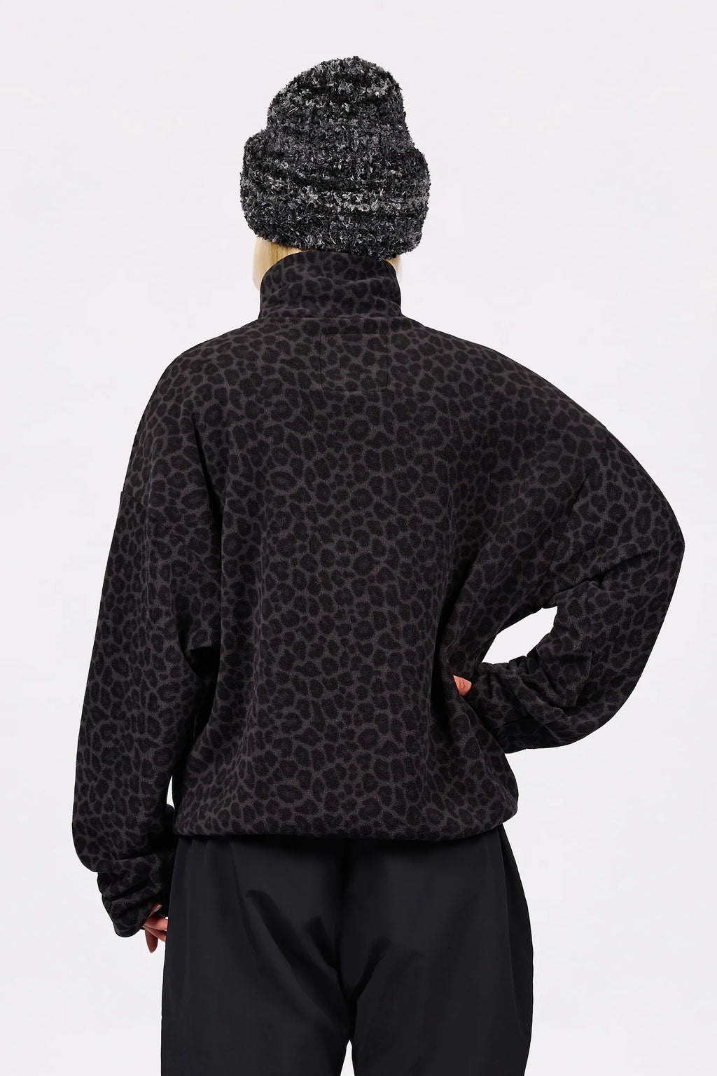 Ball Fleece - Black Rose