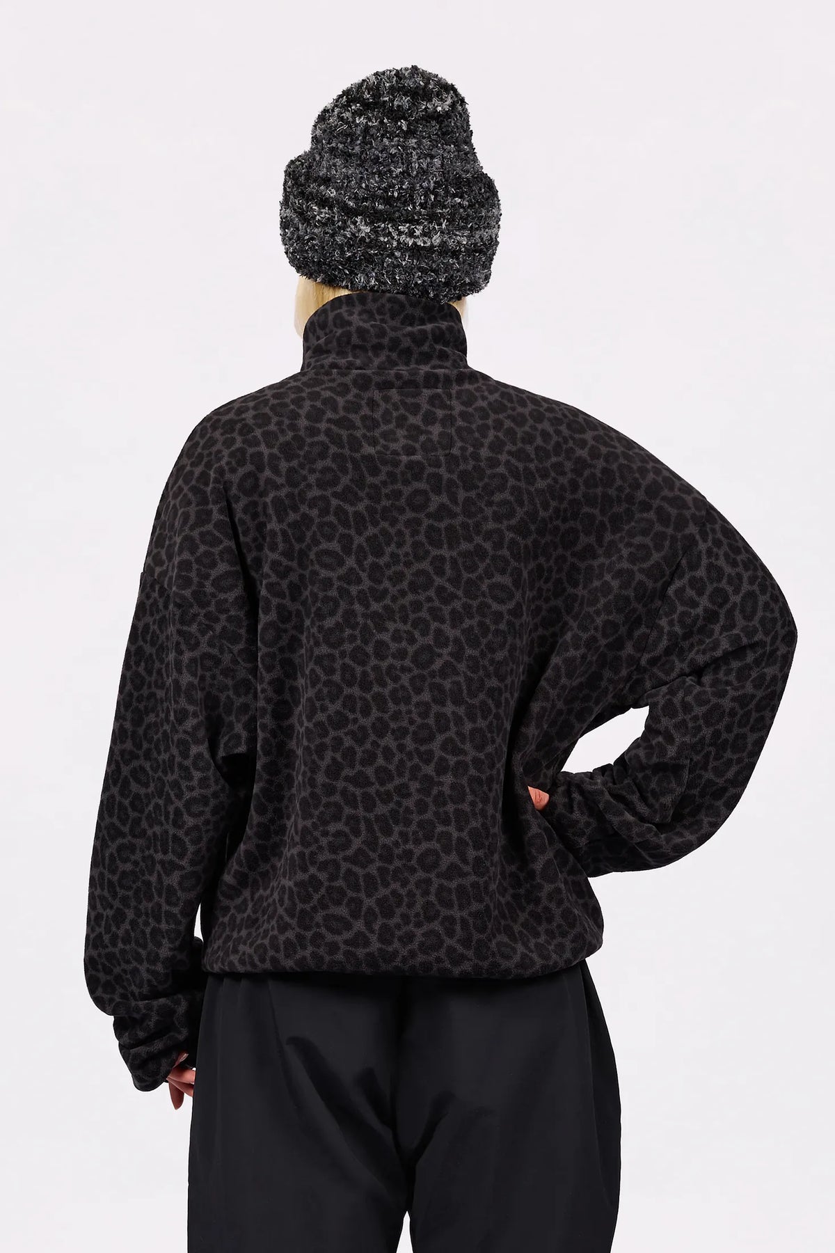 Ball Fleece - Black Rose