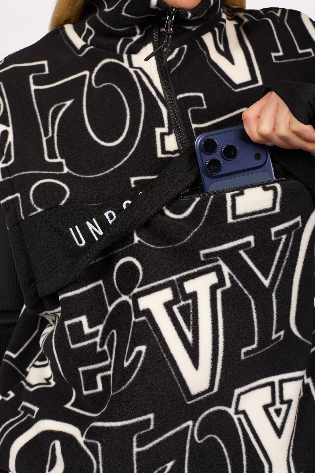 Ball Fleece Vest - Typo Black