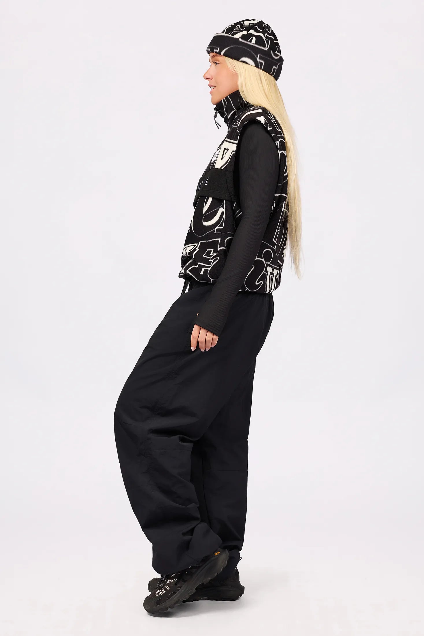 Ball Fleece Vest - Typo Black