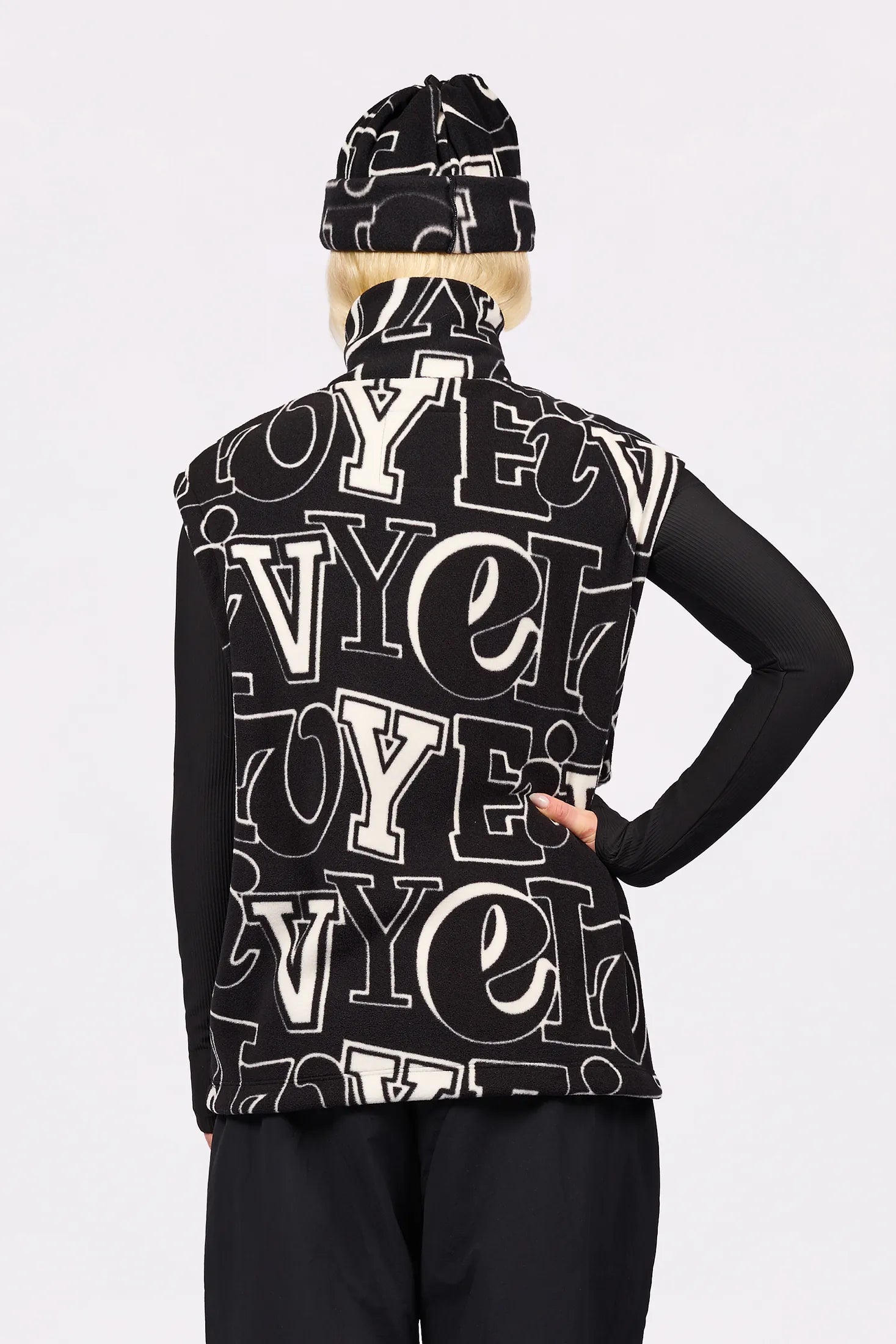 Ball Fleece Vest - Typo Black