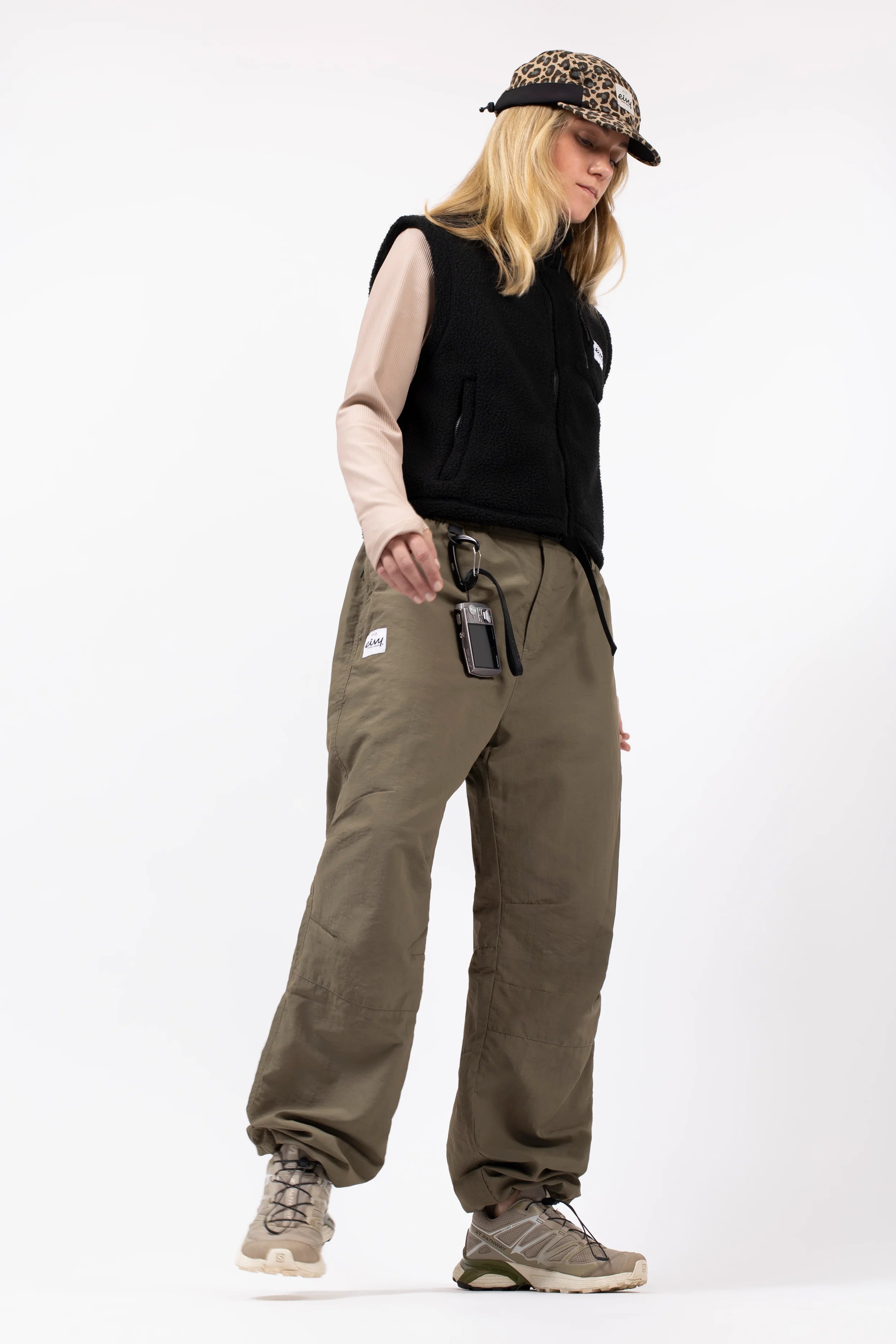 Oversized Outdoor Pants - Olive