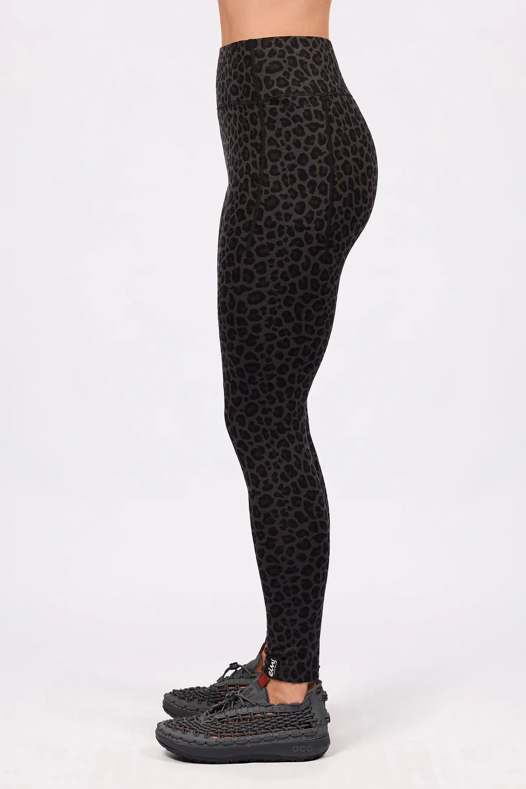 Pocket Merino Wool Tights - Black Leopard