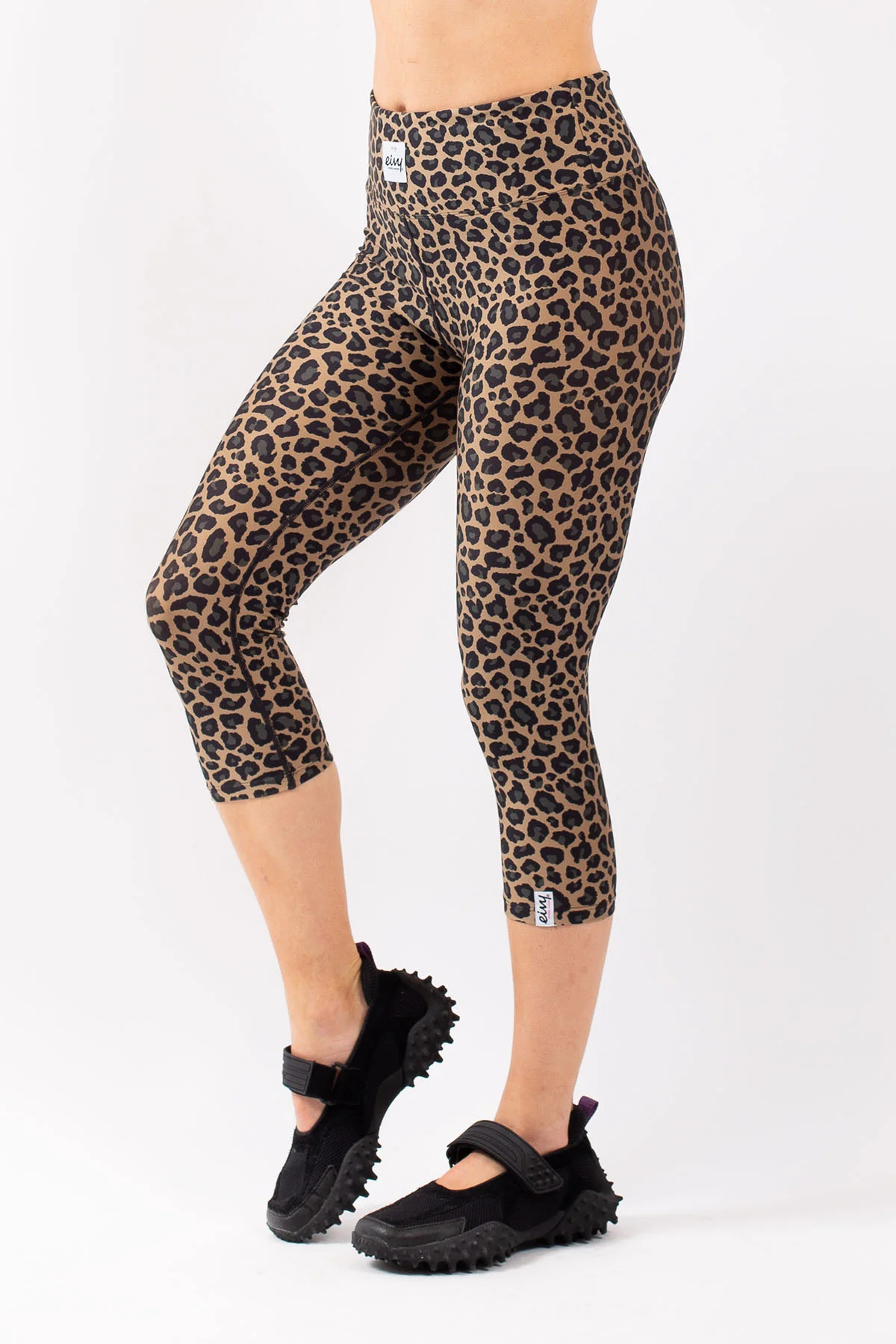 Talia Capri Shaping Legging - Cotton Stretch In Leopard Print Castlerock